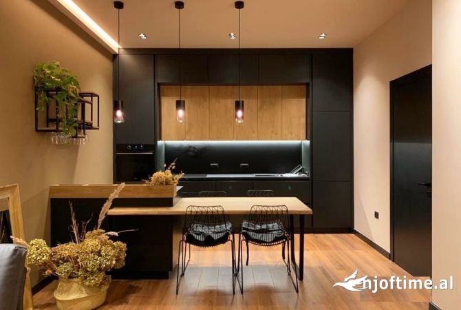 Shtepi me qera 2+1 ne Tirane - 1,500 Euro