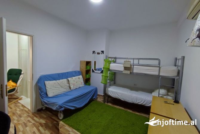 Shtepi me qera 2+1 ne Tirane - 550 Euro
