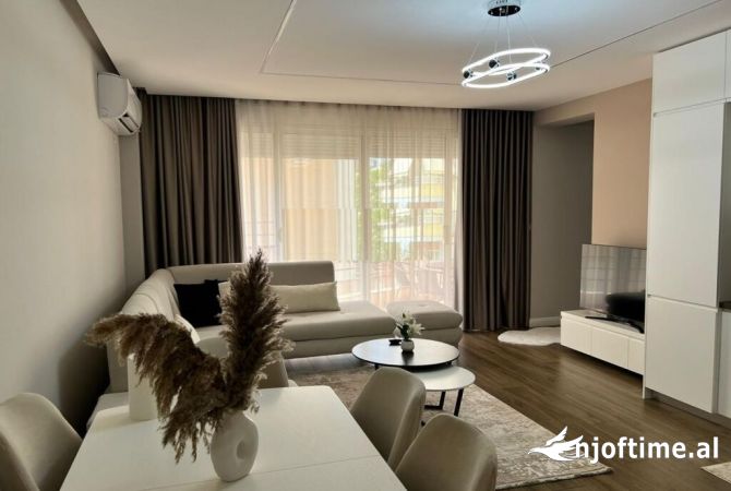 Shtepi me qera 2+1 ne Tirane - 700 Euro
