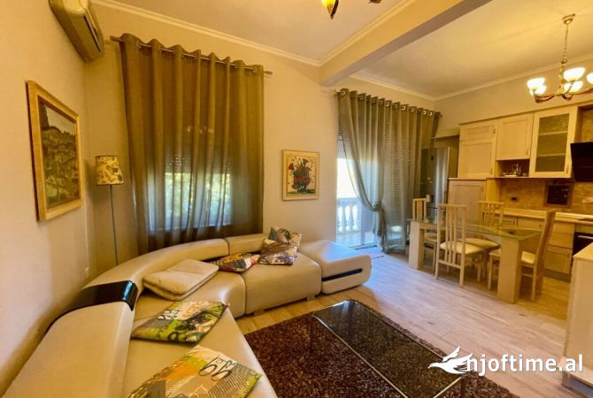 Shtepi me qera 2+1 ne Tirane - 700 Euro