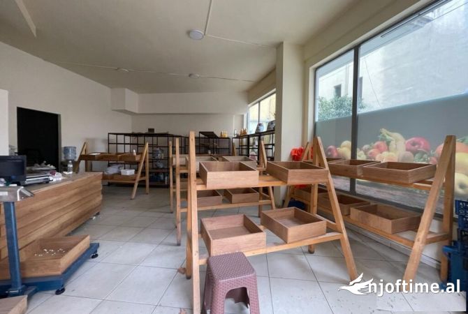 Ambient biznesi me qera 1+1 ne Tirane - 800 Euro