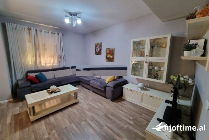 Shtepi me qera 2+1 ne Tirane - 500 Euro