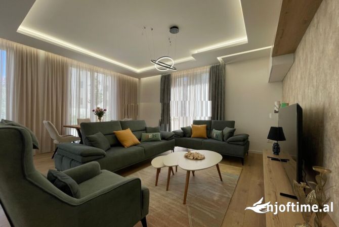 Shtepi me qera 3+1 ne Tirane - 2,300 Euro