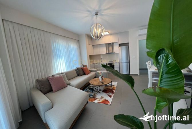 Shtepi me qera 2+1 ne Tirane - 1,100 Euro