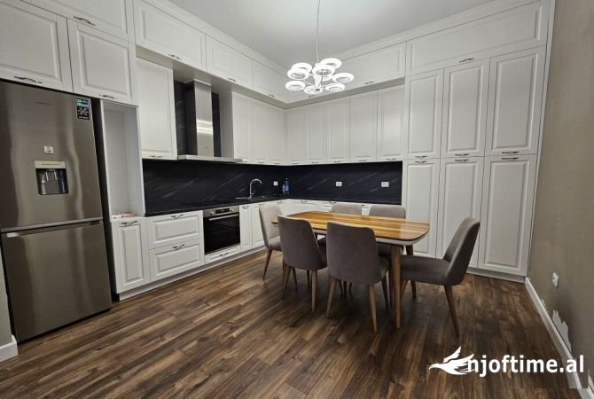 Shtepi me qera 2+1 ne Tirane - 1,000 Euro