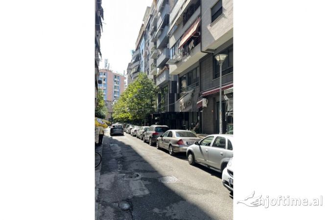 Ambient biznesi me qera 1+1 ne Tirane - 2,500 Euro