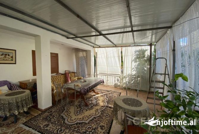 Shtepi me qera 2+1 ne Tirane - 400 Euro