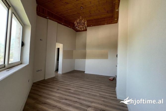 Shtepi ne shitje 3+1 ne Tirane - 160,000 Euro