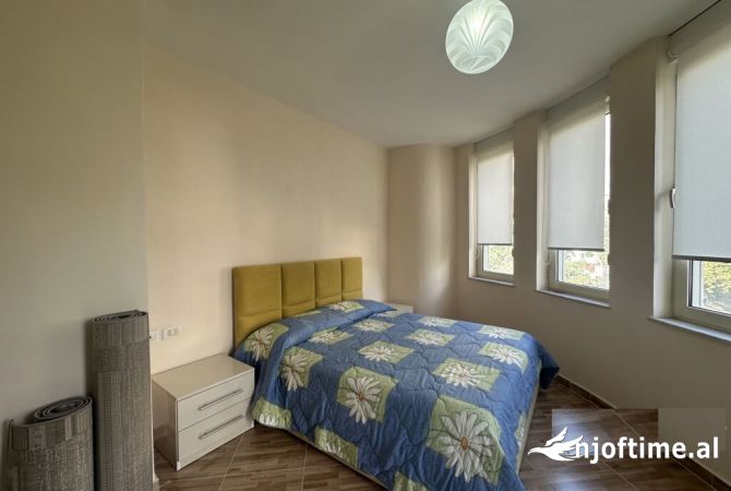 Shtepi me qera 2+1 ne Tirane - 430 Euro