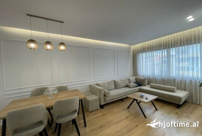 Shtepi me qera 2+1 ne Tirane - 650 Euro