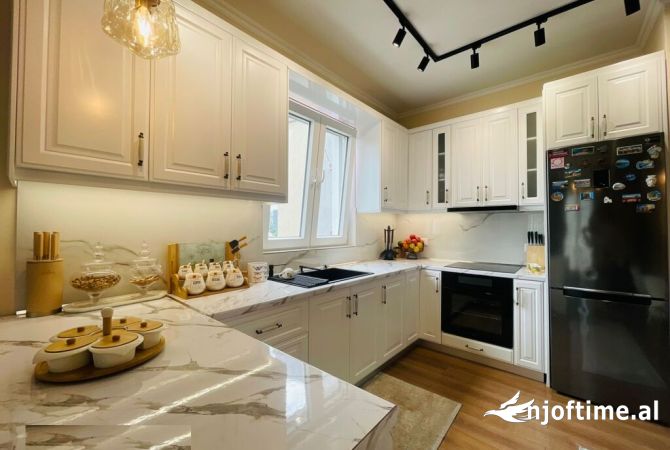 Shtepi me qera 2+1 ne Tirane - 1,200 Euro