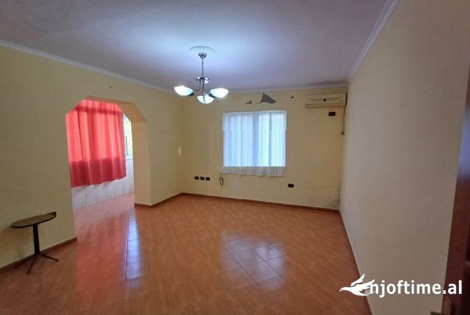 Shtepi me qera 2+1 ne Tirane - 350 Euro