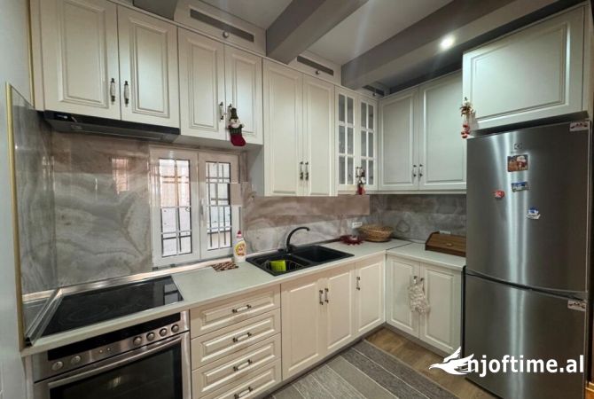 Shtepi me qera 2+1 ne Tirane - 370 Euro