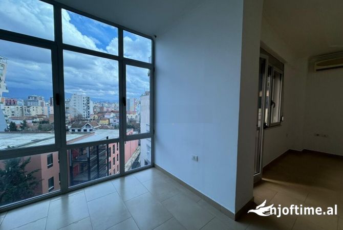 Shtepi me qera 2+1 ne Tirane - 570 Euro