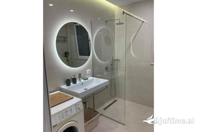 Shtepi me qera 2+1 ne Tirane - 750 Euro