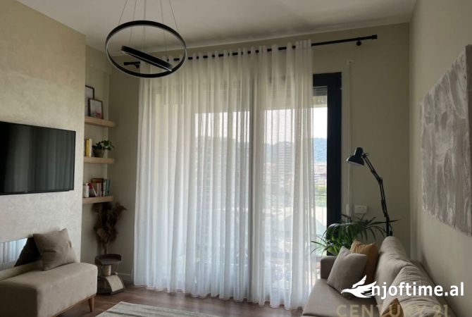 Shtepi me qera 2+1 ne Tirane - 1,600 Euro