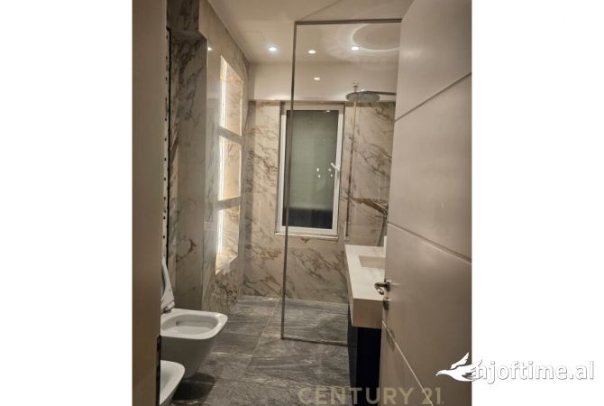 Shtepi me qera 2+1 ne Tirane - 1,000 Euro