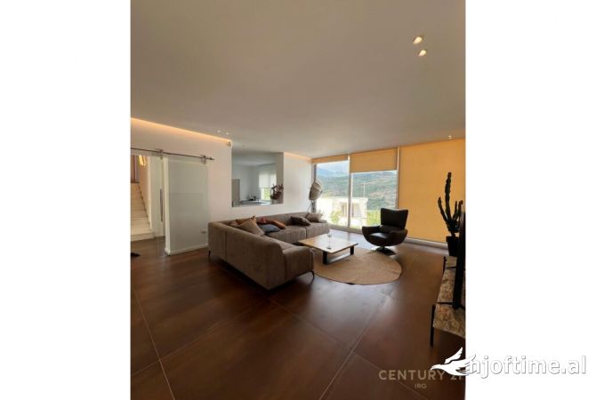 Shtepi me qera 4+1 ne Tirane - 2,000 Euro