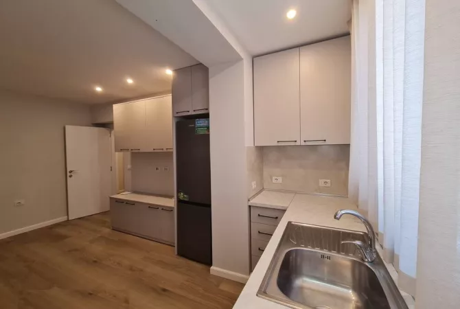 Shtepi me qera 2+1 ne Tirane - 400 Euro