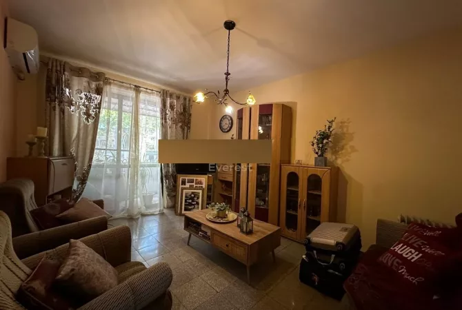 Shtepi me qera 1+1 ne Tirane - 350 Euro