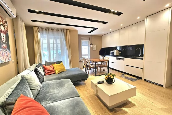 Shtepi me qera 2+1 ne Tirane - 800 Euro