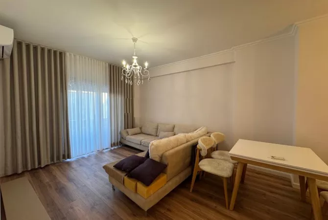 Shtepi me qera 2+1 ne Tirane - 650 Euro