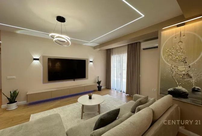 Shtepi me qera 2+1 ne Tirane - 1,200 Euro