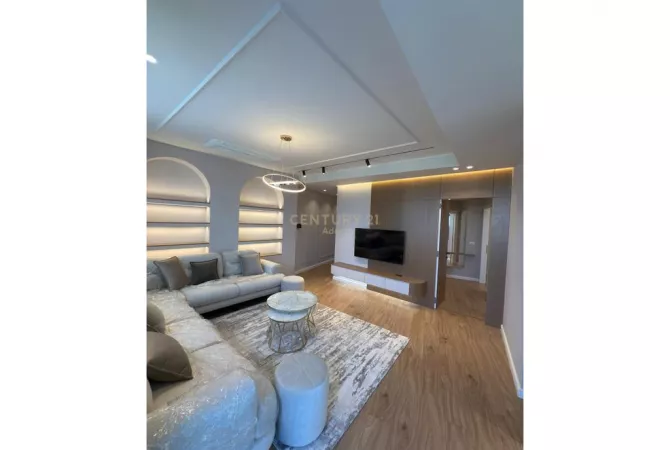 Shtepi me qera 2+1 ne Tirane - 2,100 Euro