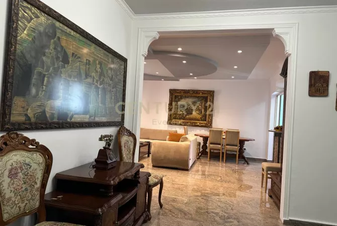 Shtepi me qera 2+1 ne Tirane - 900 Euro