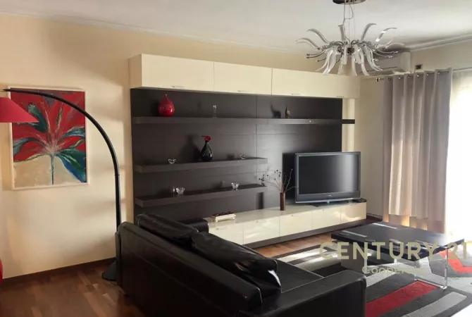 Shtepi me qera 2+1 ne Tirane - 1,500 Euro