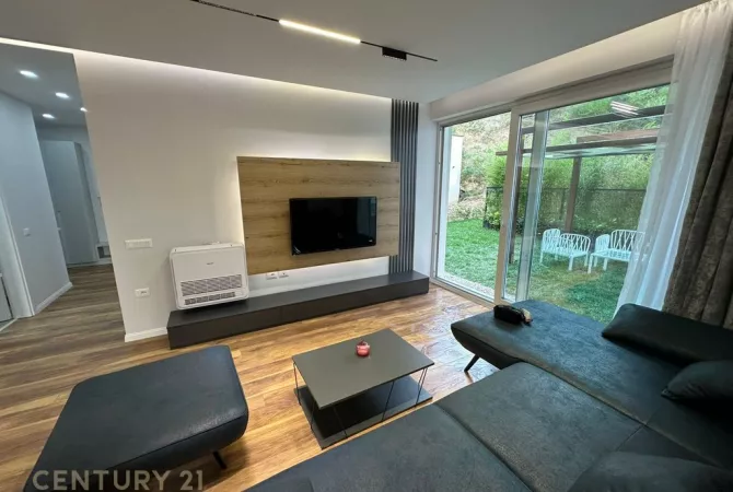 Shtepi me qera 2+1 ne Tirane - 1,300 Euro