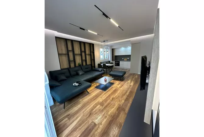 Shtepi me qera 2+1 ne Tirane - 1,300 Euro