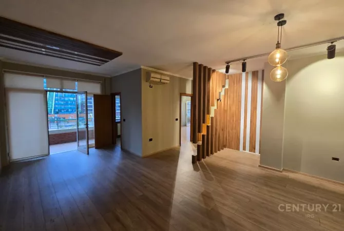 Ambiente Commerciale in Affitto 1+1 a Tirana - 900 Euro