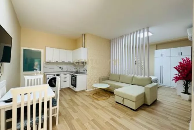 Shtepi me qera Garsoniere ne Tirane - 600 Euro