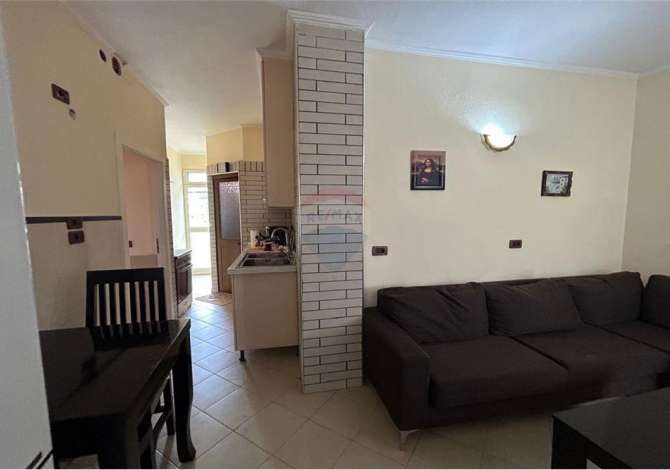 Shtepi me qera Apartament ne Tirane, 1+1, Mobilimi E mobiluar, Pagesa 350  Euro.