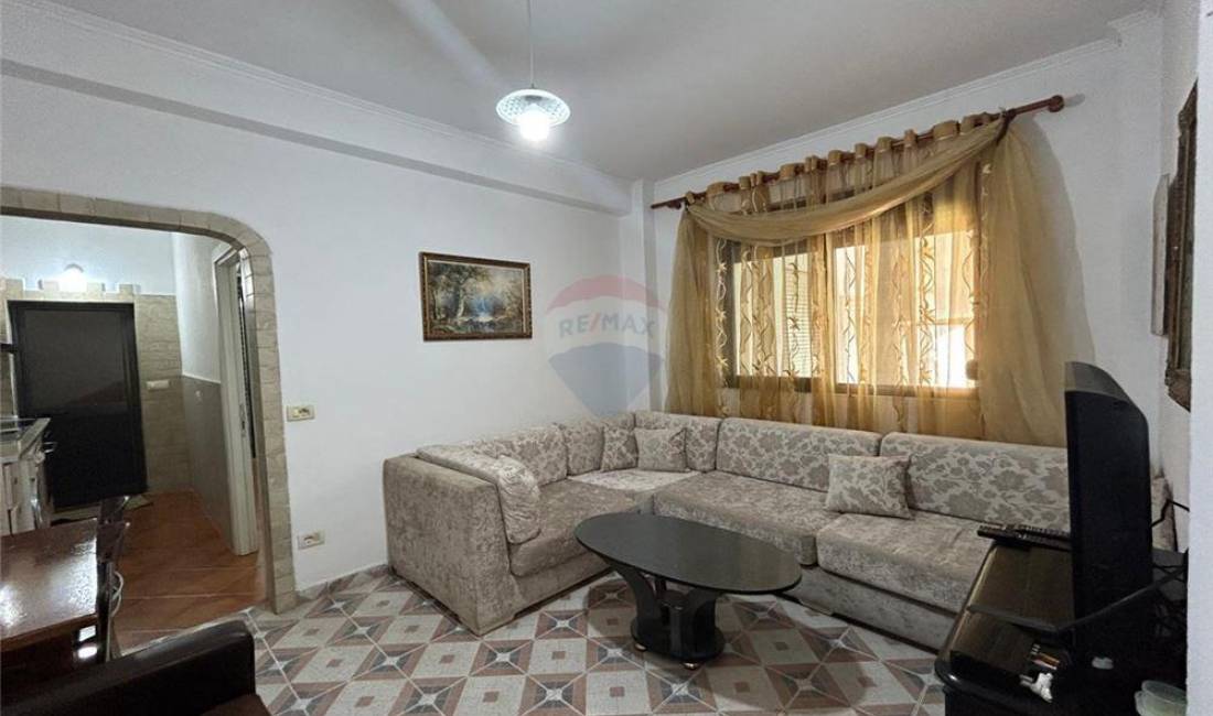 Shtepi me qera Apartament ne Tirane, 1+1, Mobilimi E mobiluar, Pagesa 340  Euro.