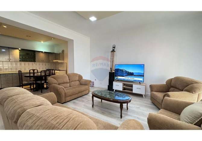 Shtepi me qera Apartament ne Tirane, 3+1, Mobilimi E mobiluar, Pagesa 600  Euro.
