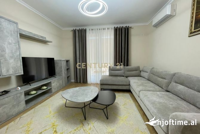 Shtepi me qera 2+1 ne Tirane - 800 Euro