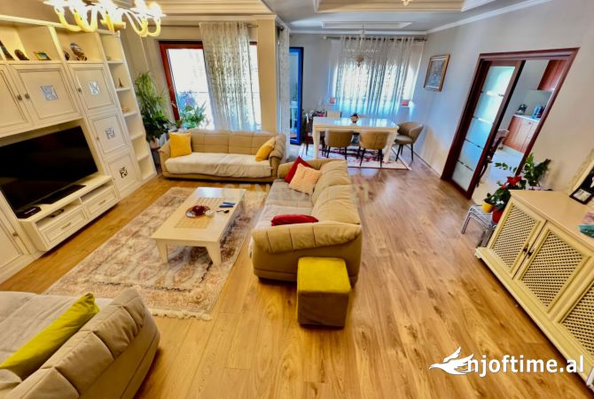 Casa in vendita 5+1 a Tirana - 970,000 Euro