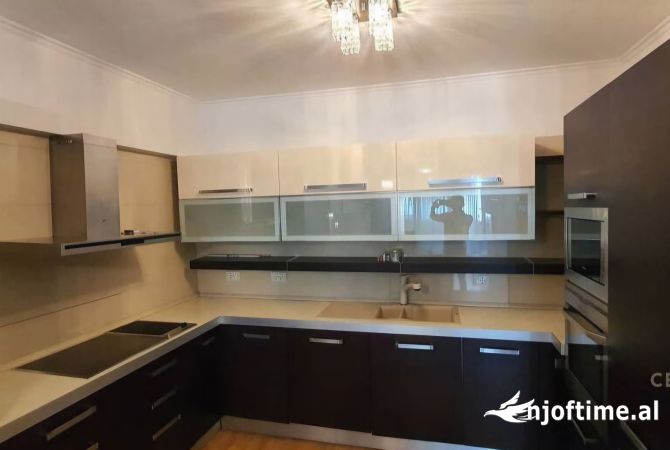 Shtepi me qera 2+1 ne Tirane - 750 Euro