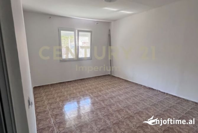Shtepi ne shitje 1+1 ne Tirane - 82,000 Euro