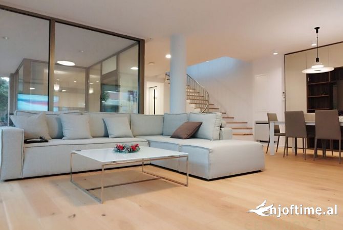 Casa in vendita 6+1 a Tirana - 950,000 Euro