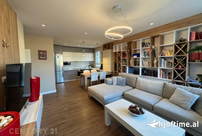 Shtepi me qera 2+1 ne Tirane - 900 Euro