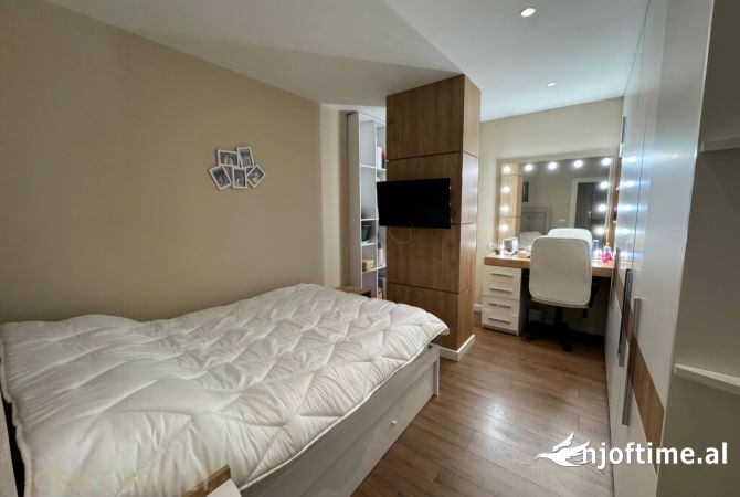 Shtepi me qera Apartament ne Tirane, 2+1, Mobilimi E mobiluar, Pagesa 900  Euro.