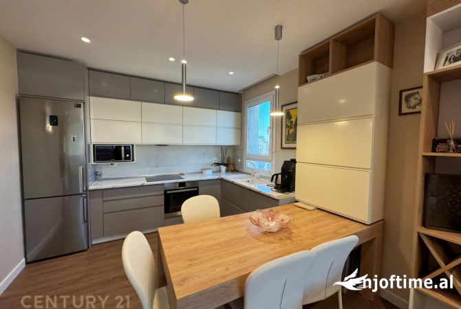 Shtepi me qera Apartament ne Tirane, 2+1, Mobilimi E mobiluar, Pagesa 900  Euro.