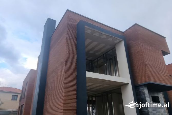 Shtepi ne shitje 4+1 ne Tirane - 375,000 Euro