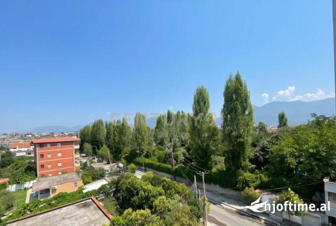 Shtepi ne shitje Apartament ne Tirane, 2+1, Mobilimi Bosh, pa mobiluar, Pagesa 153,000  Euro.