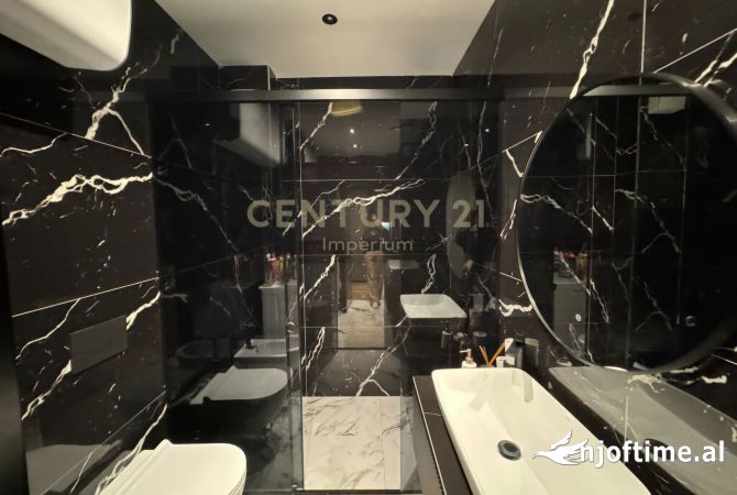 Shtepi ne shitje Apartament ne Tirane, 2+1, Mobilimi E mobiluar, Pagesa 155,000  Euro.