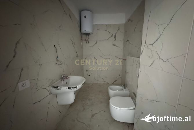 Shtepi ne shitje Apartament ne Tirane, 2+1, Mobilimi Bosh, pa mobiluar, Pagesa 158,000  Euro.