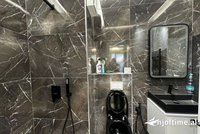 Shtepi me qera Apartament ne Tirane, 2+1, Mobilimi E mobiluar, Pagesa 1,000  Euro.